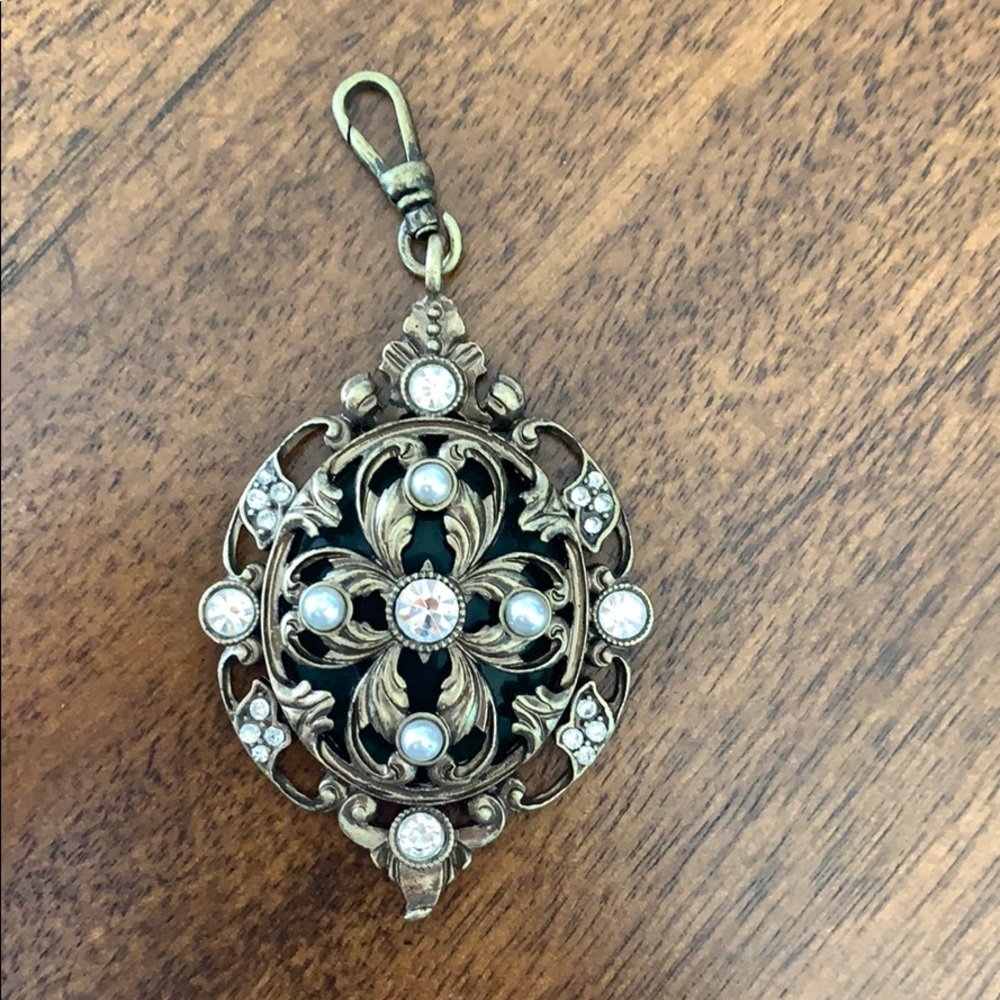 Tresors Ornate Pendant Charm